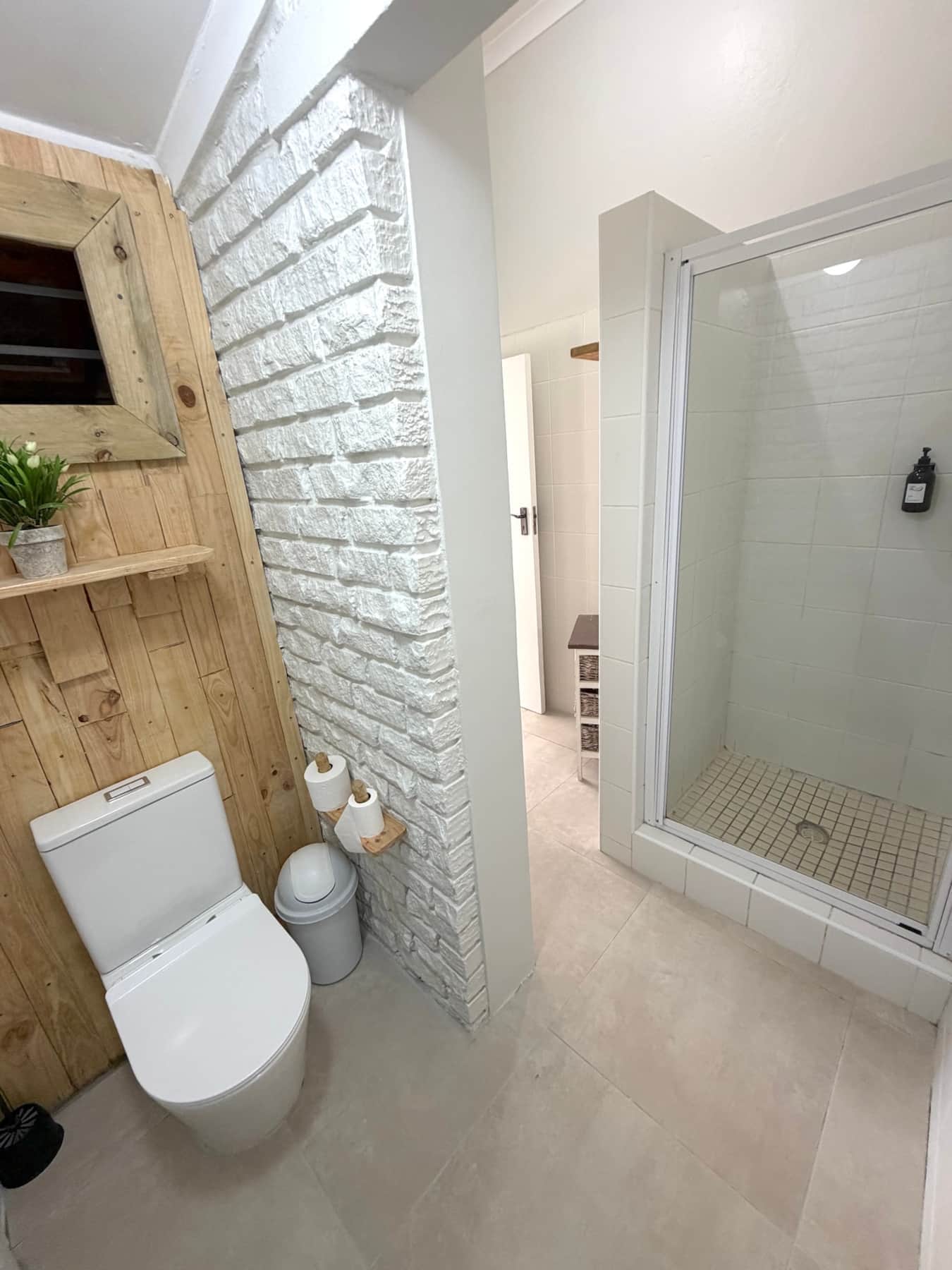 Whale Apartment Ensuite