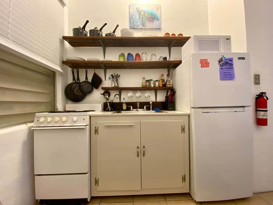 Full kitchen 