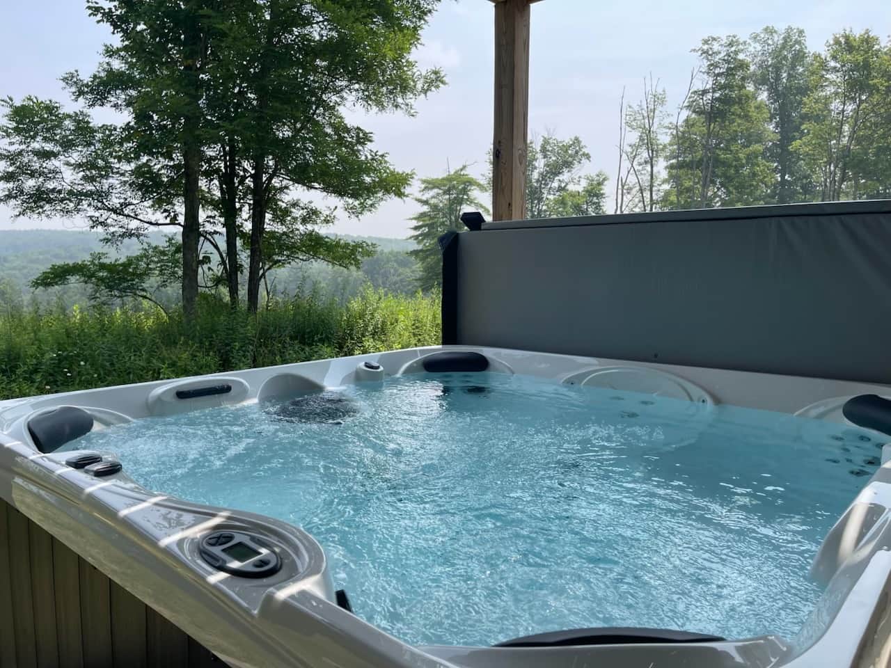  Brand new hot tub