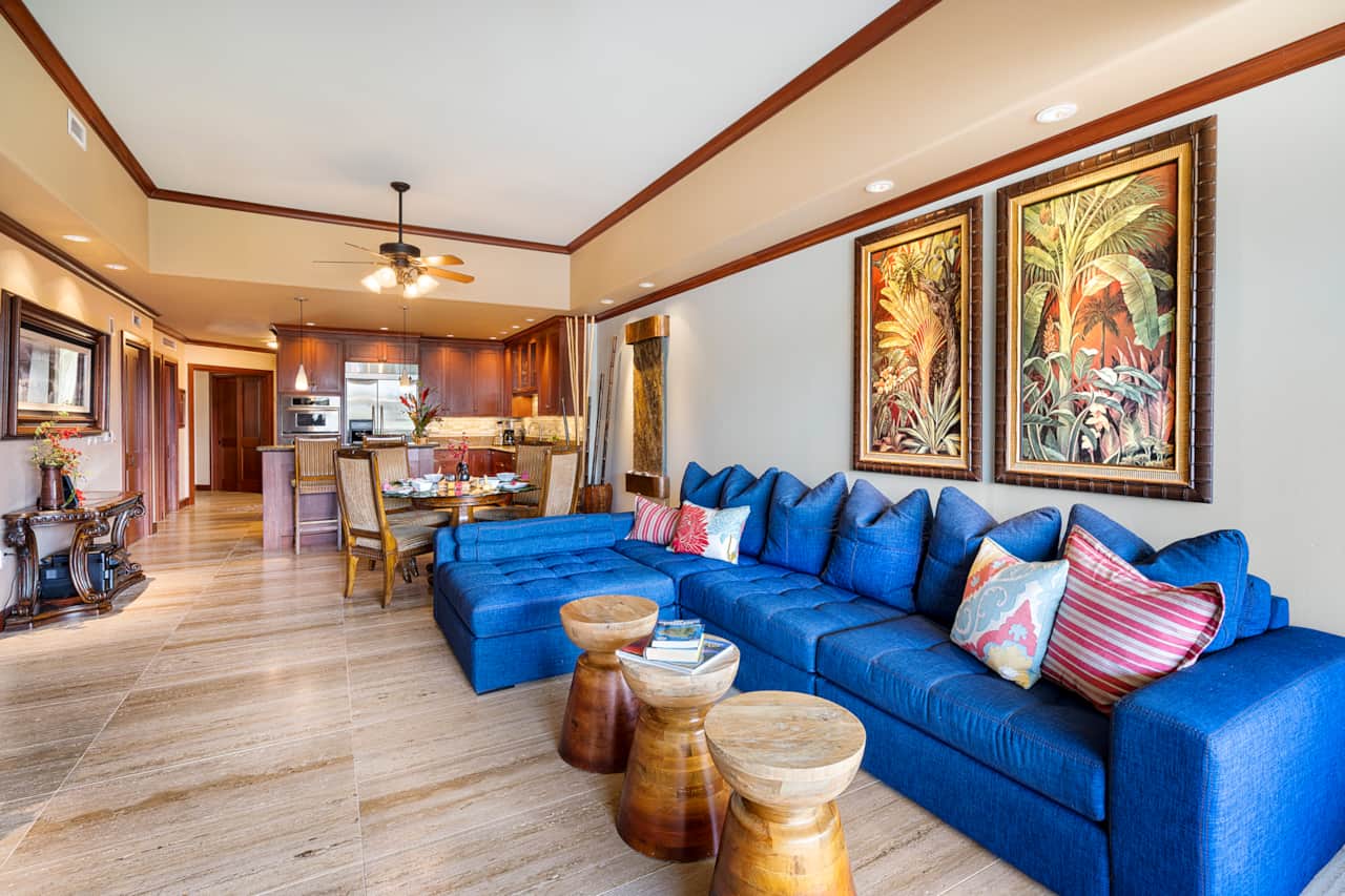Great room to kitchen
