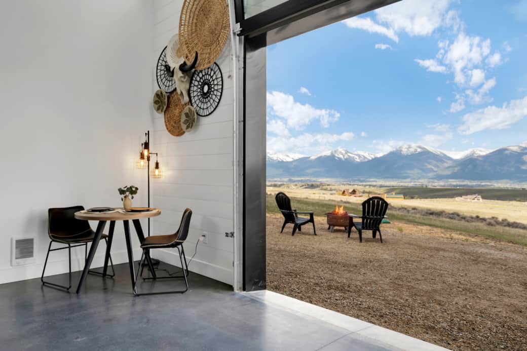 Superior indoor / outdoor living space for those beautiful Summer Days Superior indoor / outdoor living space for those beautiful Summer Days