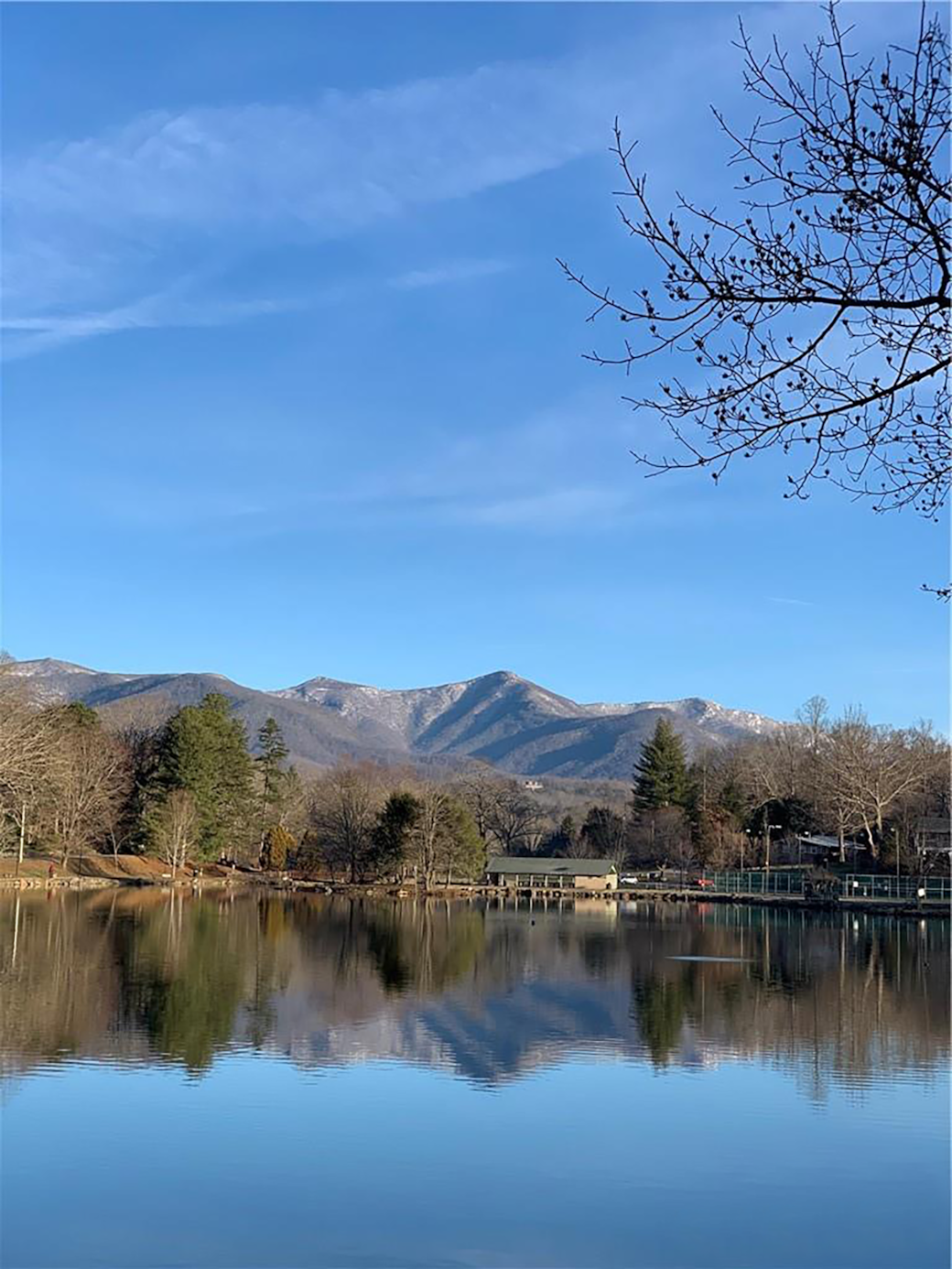 Lake Tomahawk is a ten minute walk past the golf course. 