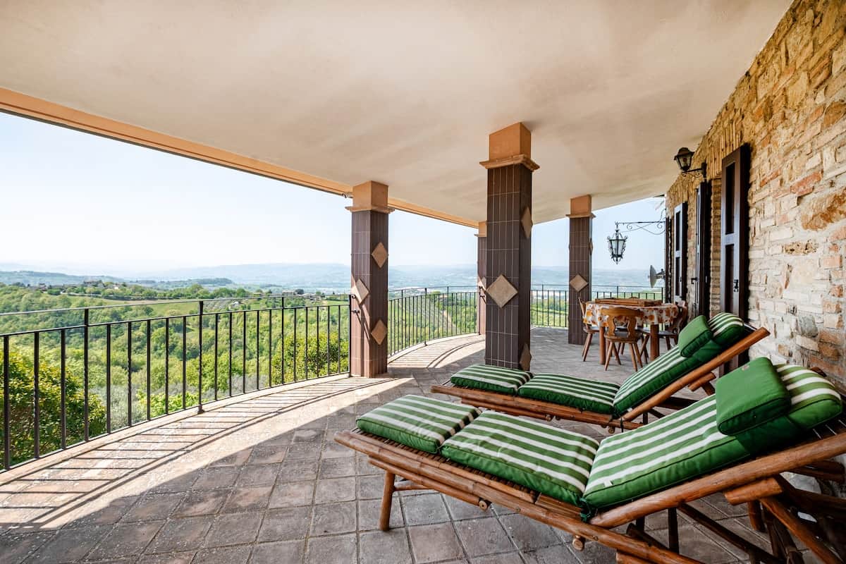 Patio attrezzato con splendida vista.