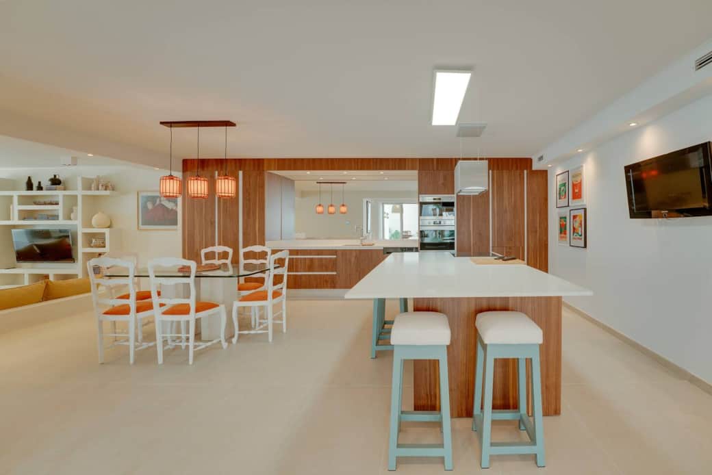 Cozinha moderna com ilha é um espaço planejado para oferecer funcionalidade e estilo Cozinha moderna com ilha é um espaço planejado para oferecer funcionalidade e estilo