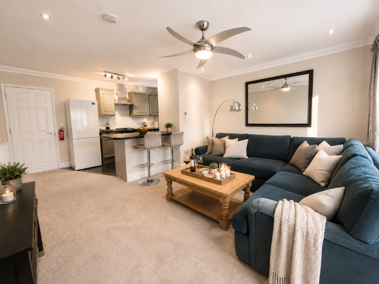 Kitchen and lounge
