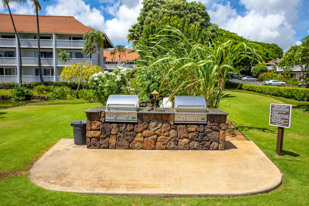 Several BBQ spots for the fresh fish or island steaks