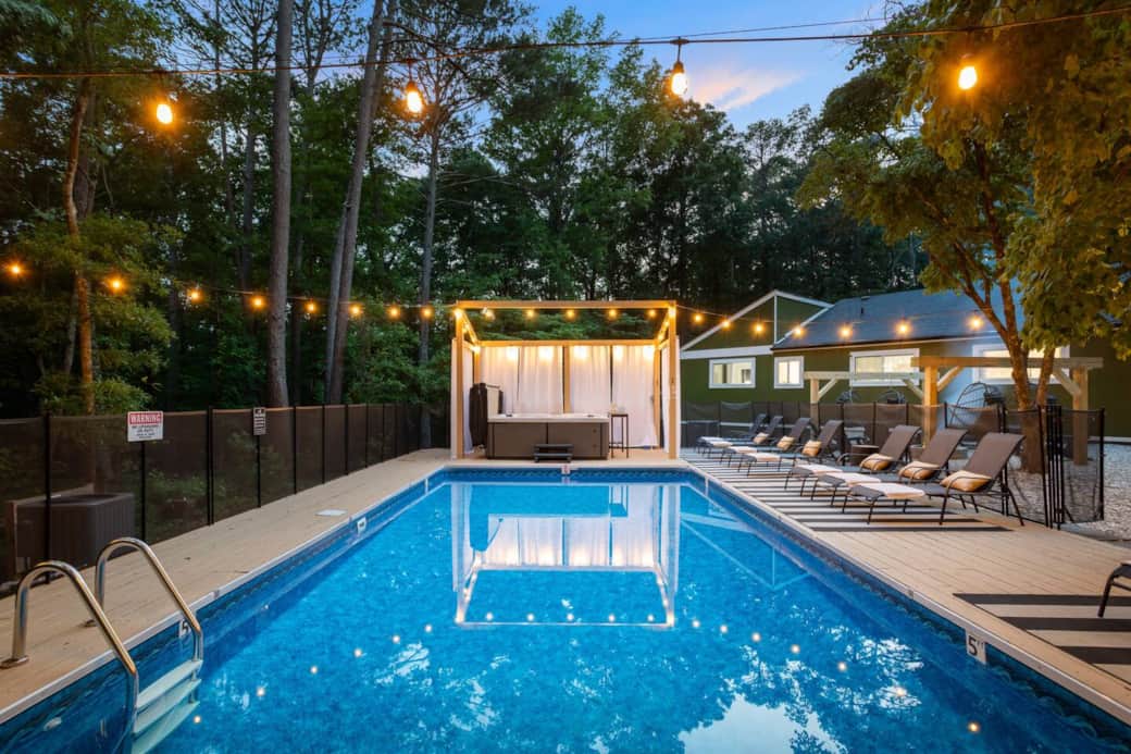 Pool open year round! Heated April-September. Pool open year round! Heated April-September.