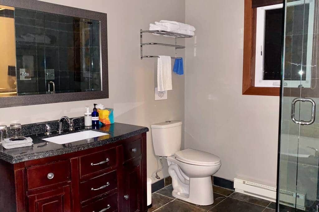 Washroom - Bathtub & Shower Washroom - Bathtub & Shower
