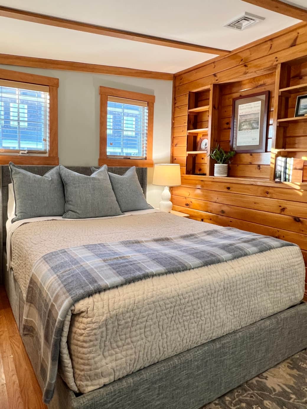 Queen Bedroom 2