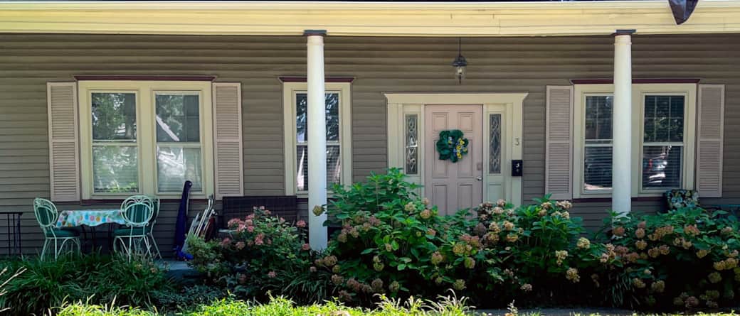 Entrance and outdoor seating