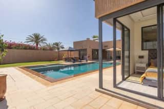 Villa Sanna, élégante avec piscine, jacuzzi & jeux — photo 13