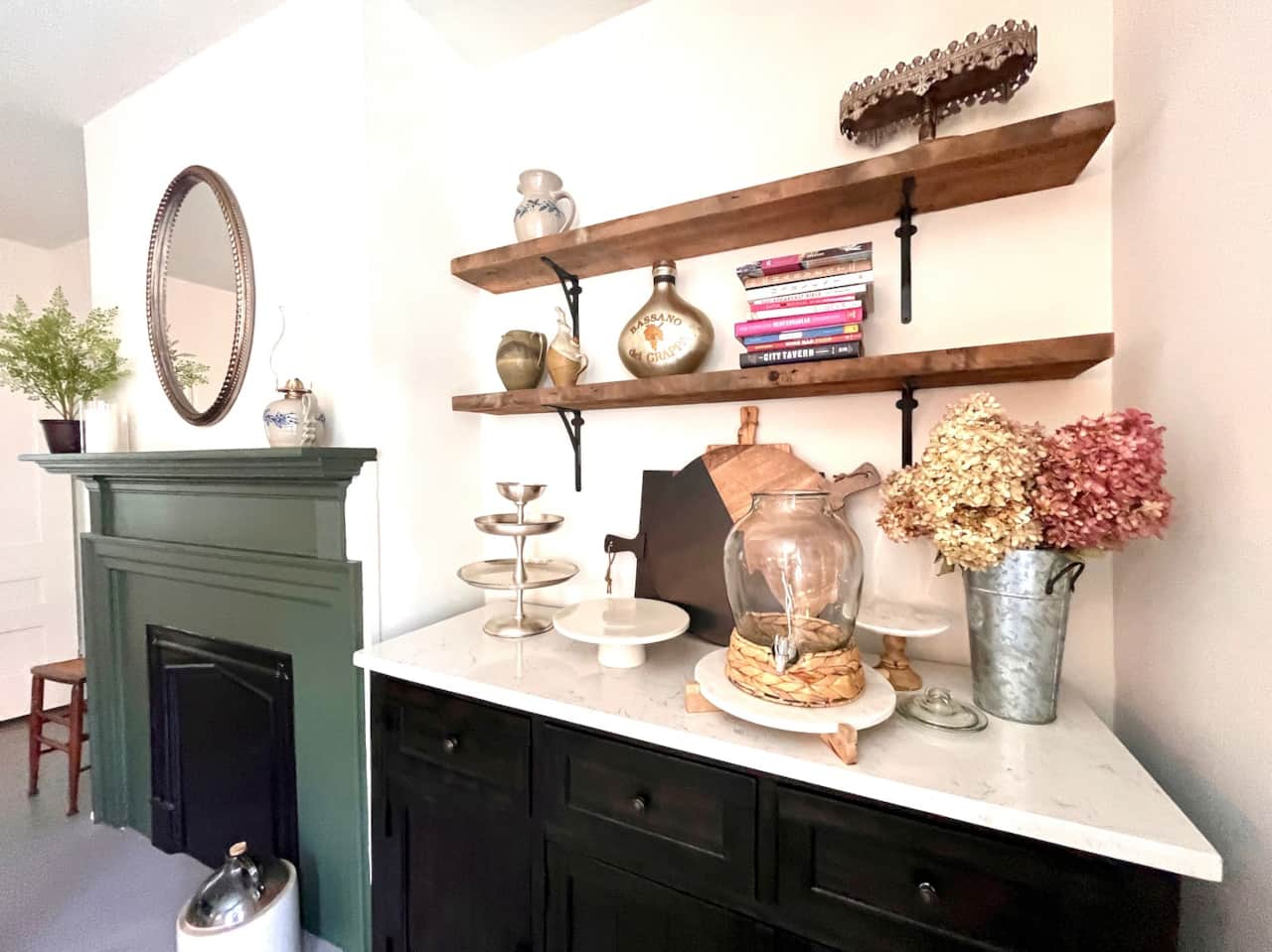 Breakfast Room 