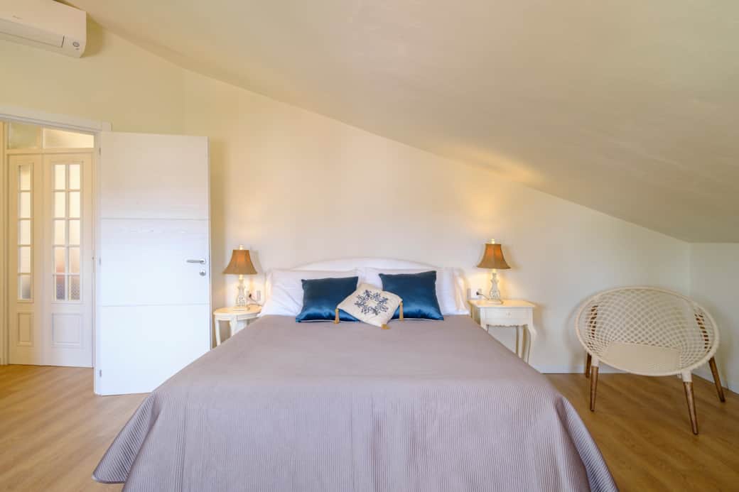 Master Suite Queen Size Roof33 Master Suite Queen Size Roof33