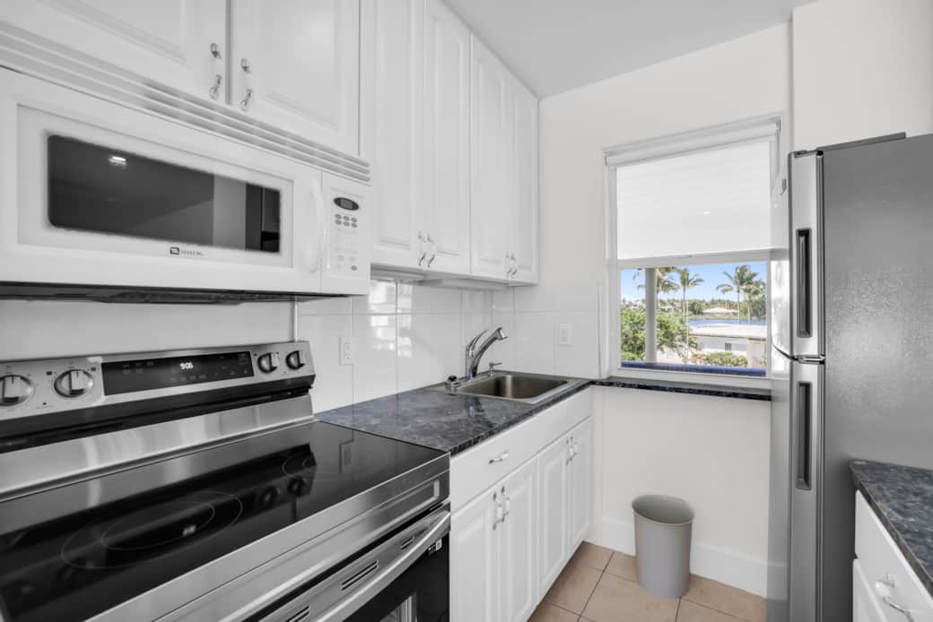KITCHEN KITCHEN