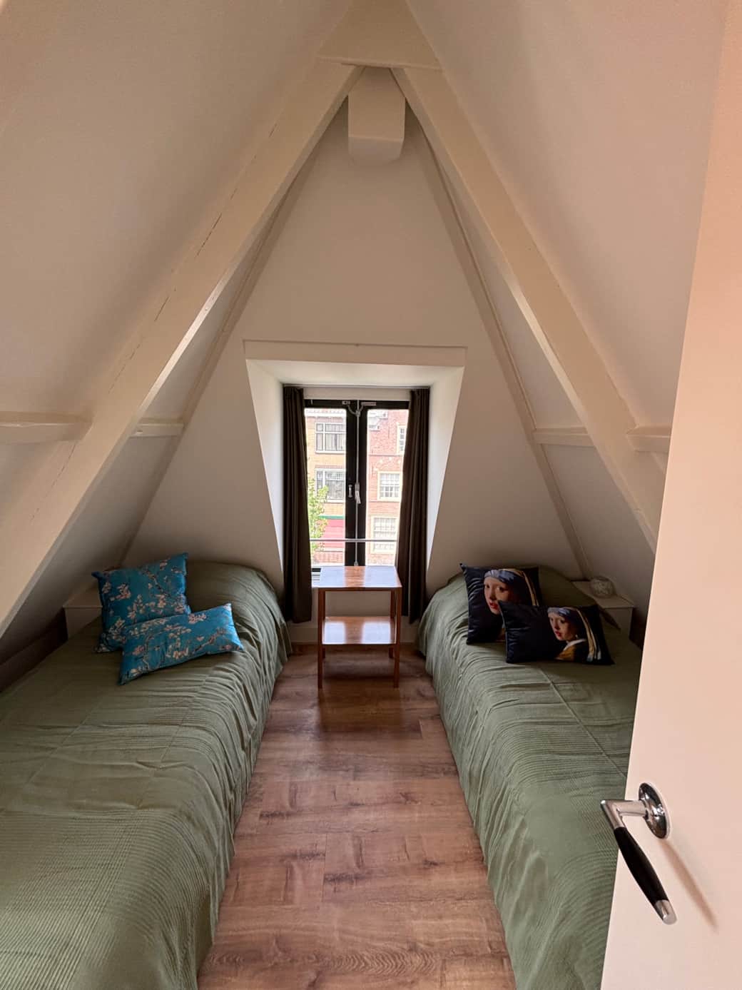 Frontside bedroom