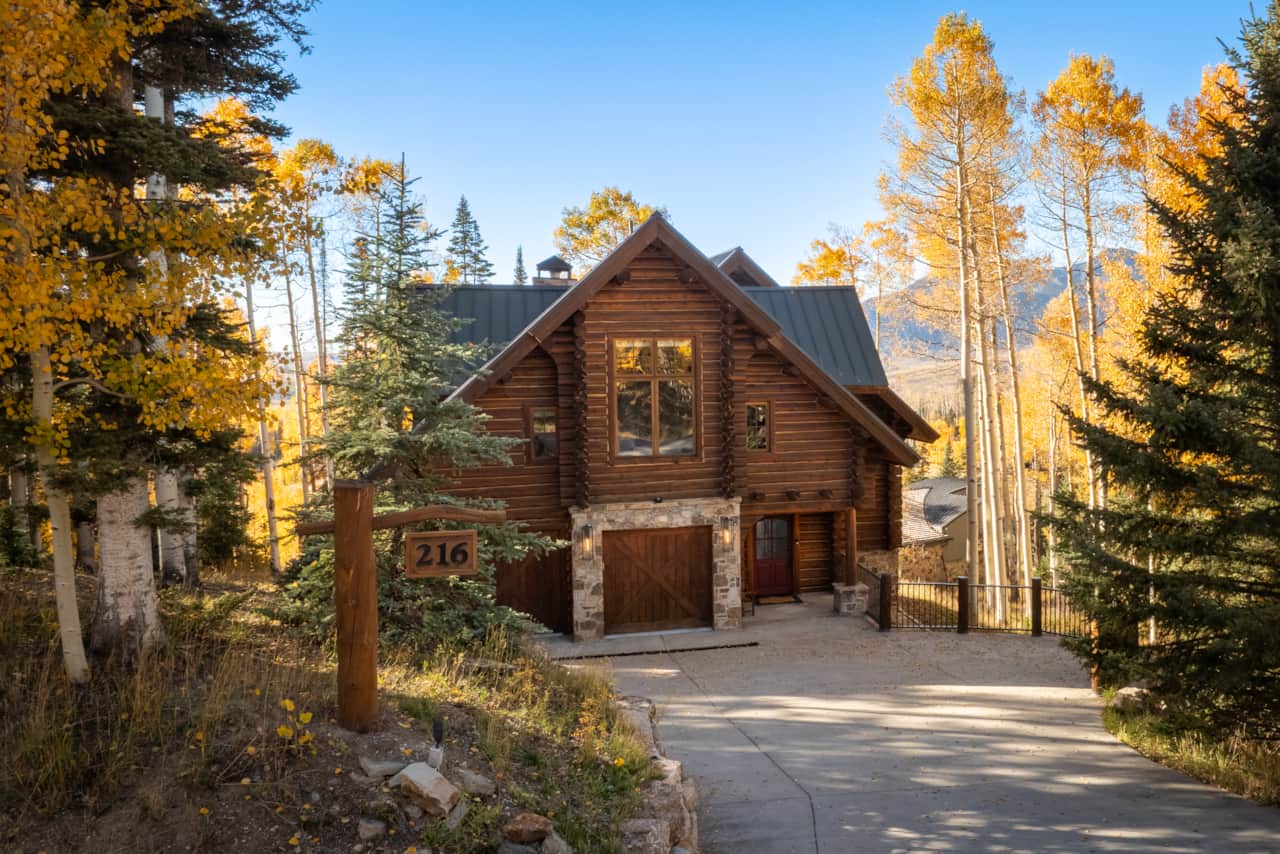 Front exterior view from Benchmark Drive of Bear Lodge
