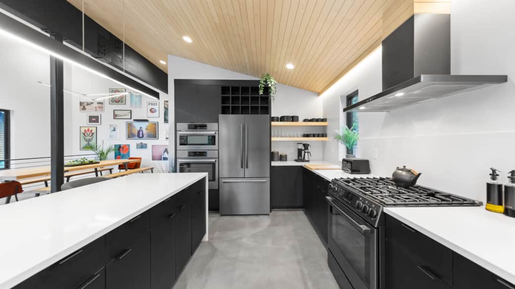 RAVN HAUS - Canopy - Kitchen Island Range Fridge N _ VRBO RAVN HAUS - Canopy - Kitchen Island Range Fridge N _ VRBO
