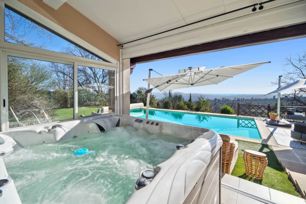 Jacuzzi