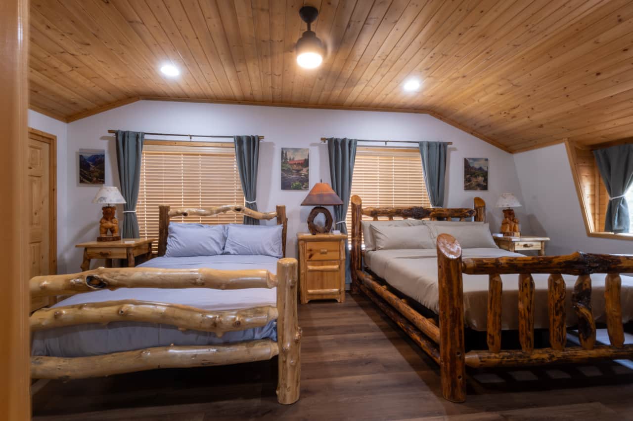Primary Suite • California King + Queen Beds