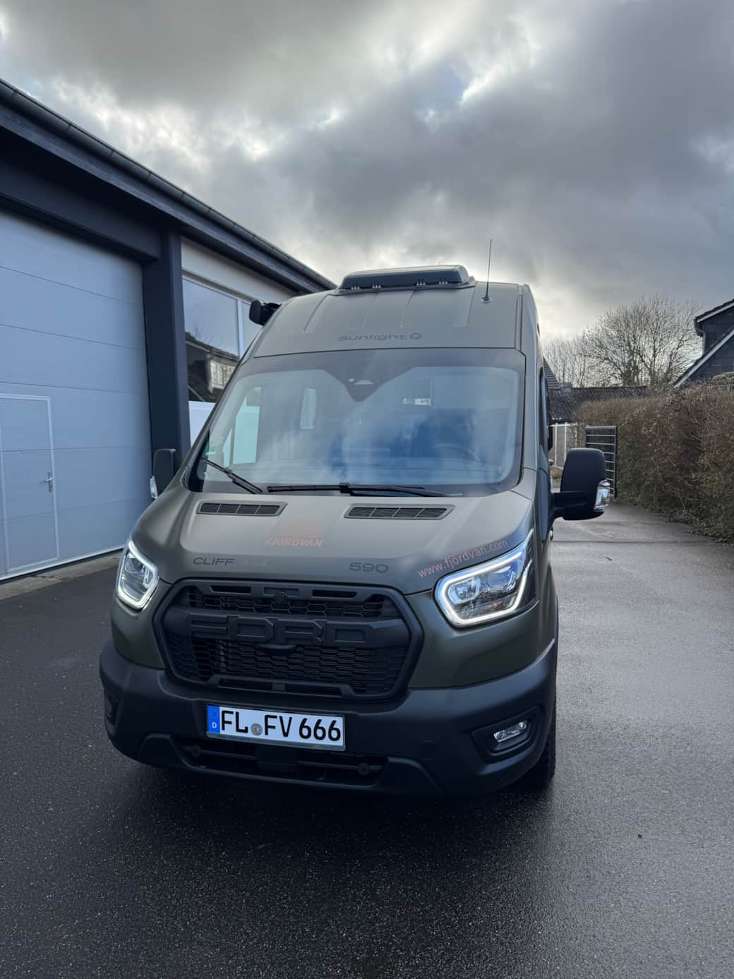 SUNLIGHT CLIFF 4x4 GreenTrek