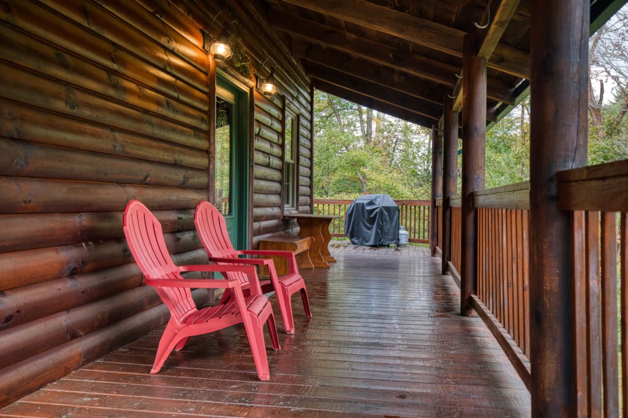Whistling Timbers Covered Porch
