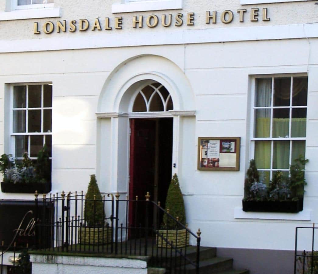 The old front view of Lonsdale House. 