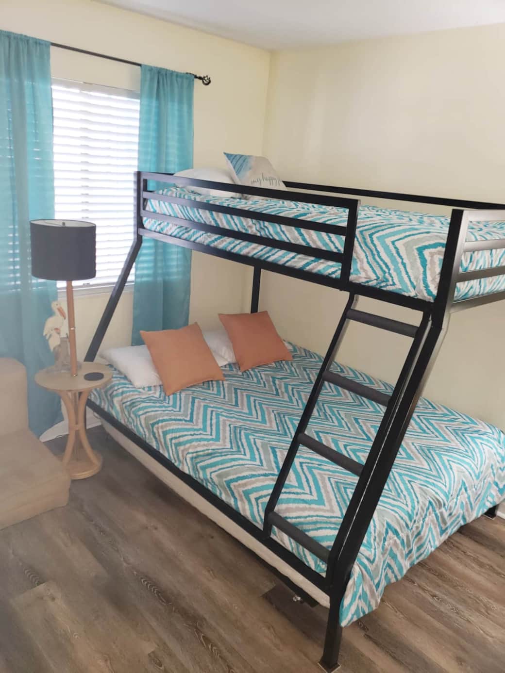 Bunk Beds with Single Trundle