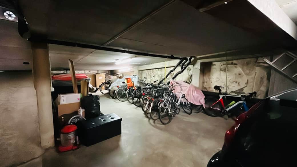 Fietsberging met vlotte toegang langs de Franchommelaan