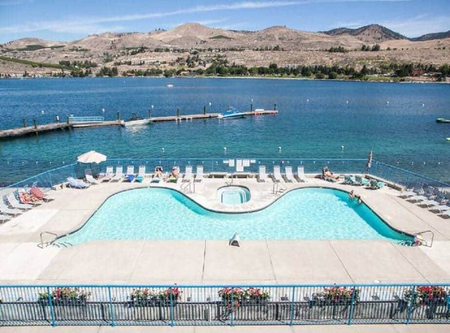 Lake Chelan Waterfront Resort Home Pool, Boat Vacation Home in Chelan