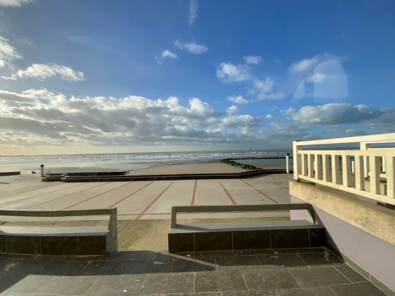 Terrasse privative sur la digue
