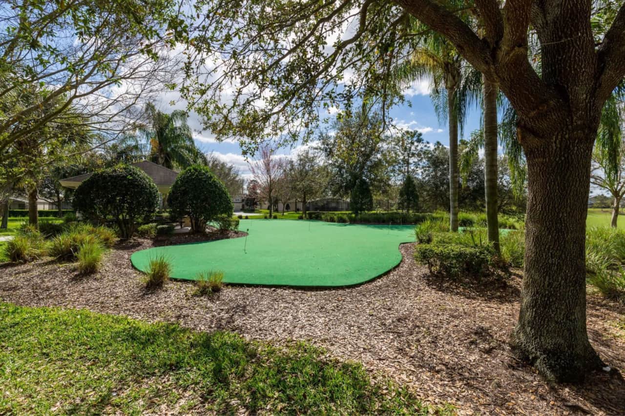 Putting green to work on your short game in golf