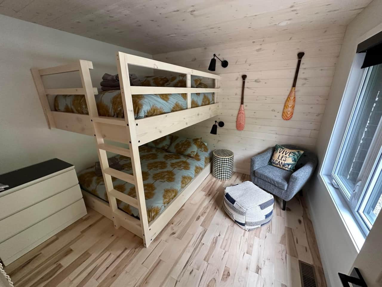 chambre 1 au rdc, lit queen superposé