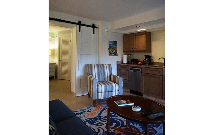 Second washer and dryer units in lower king suite