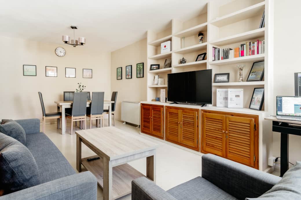 Living Room / Salón Living Room / Salón