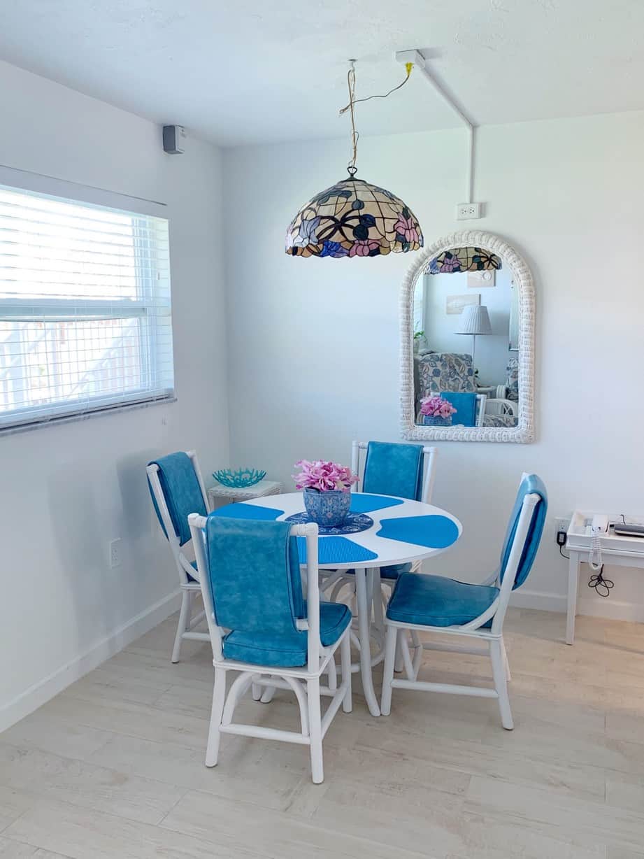 Comfortable Dining Are