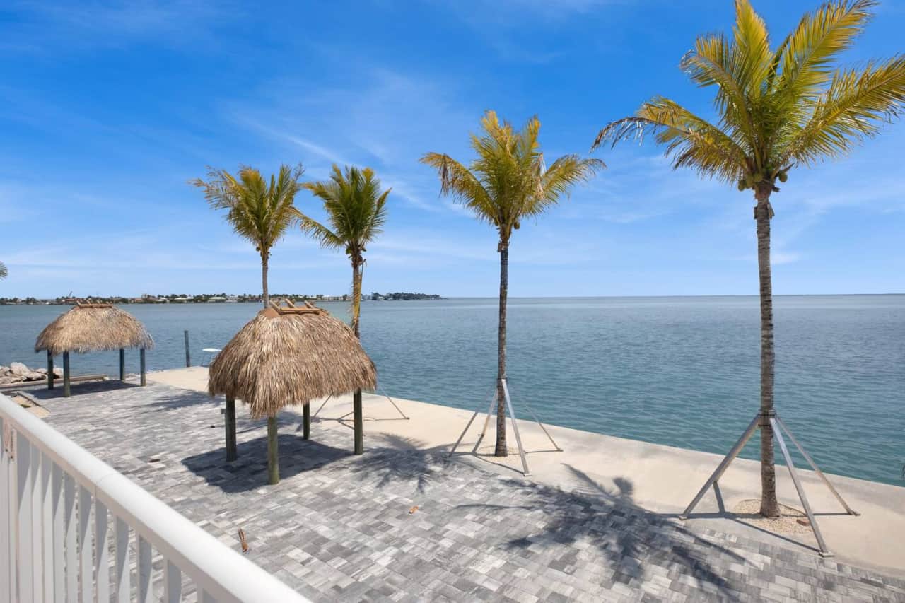 Seaside  tiki                    