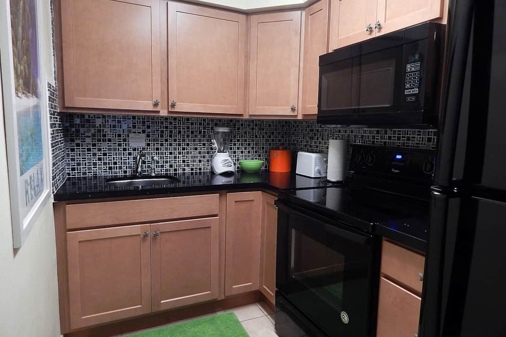 28 - Kitchen