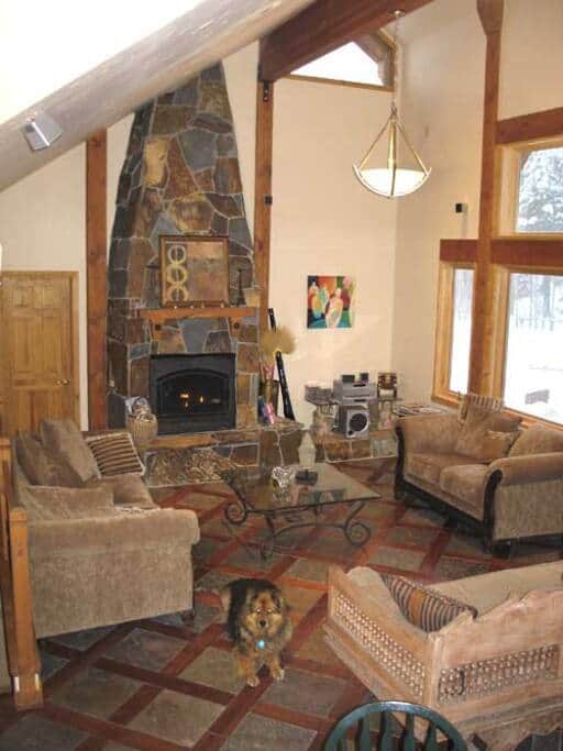 Doggies ok with pet fee. Doggies ok with pet fee.