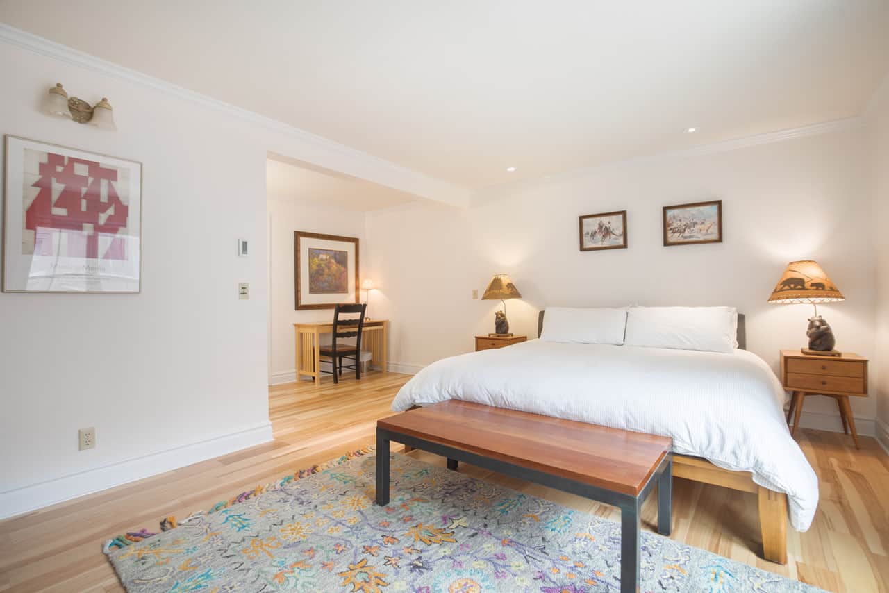 Master bedroom w/ king