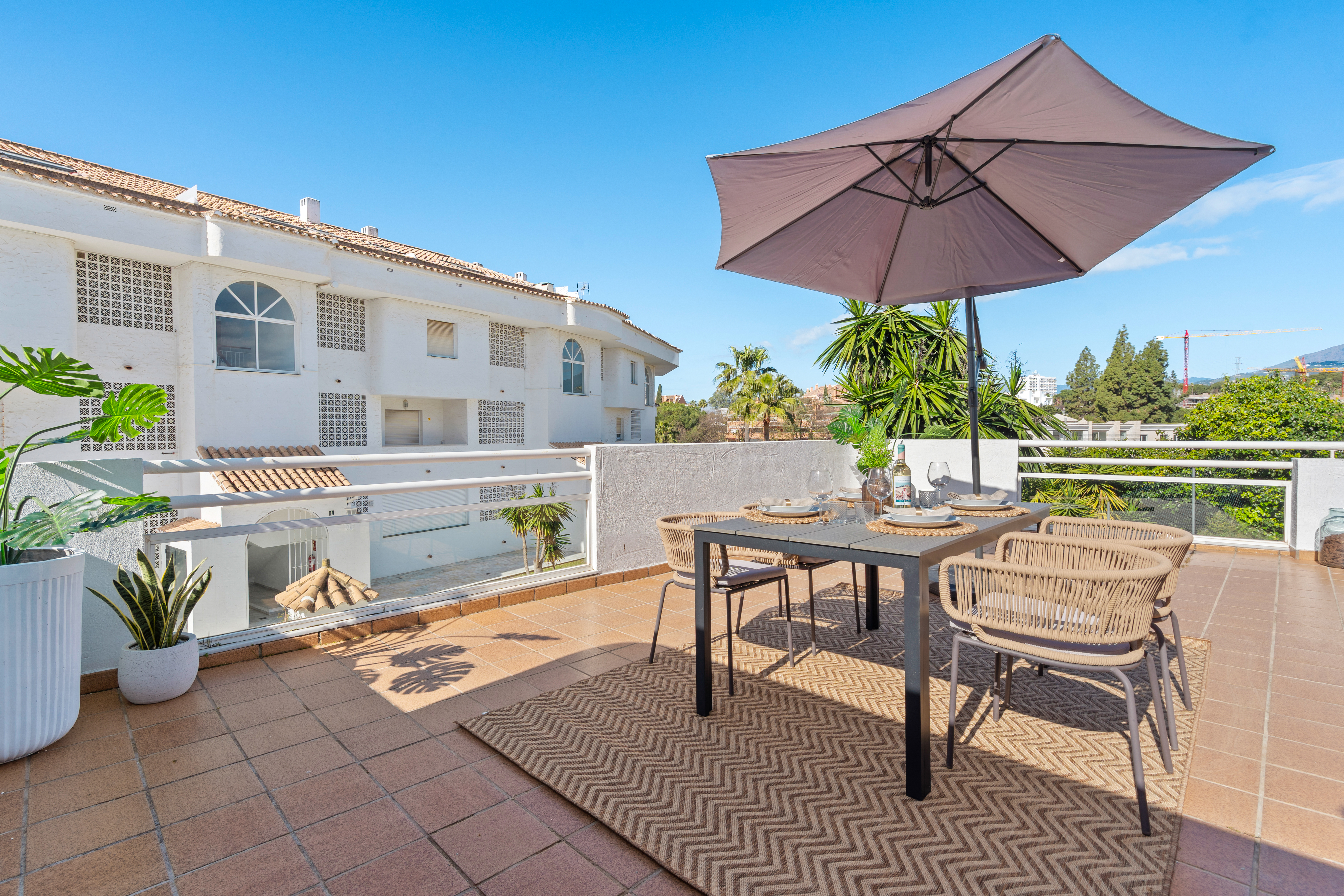 RDR533 â€“ Beautiful 1-Bed Apartment in Golden BanÃºs