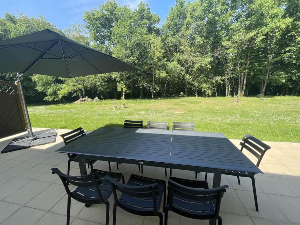 Terrasse vue jardin Gîte Champagne