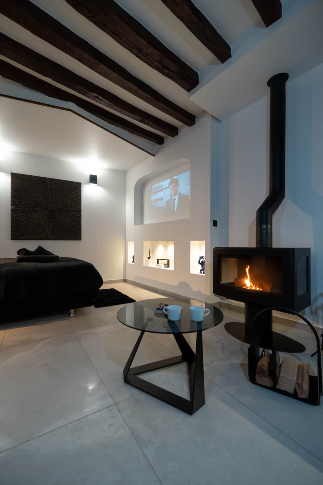 Ambiance cosy entre flamme et cinéma