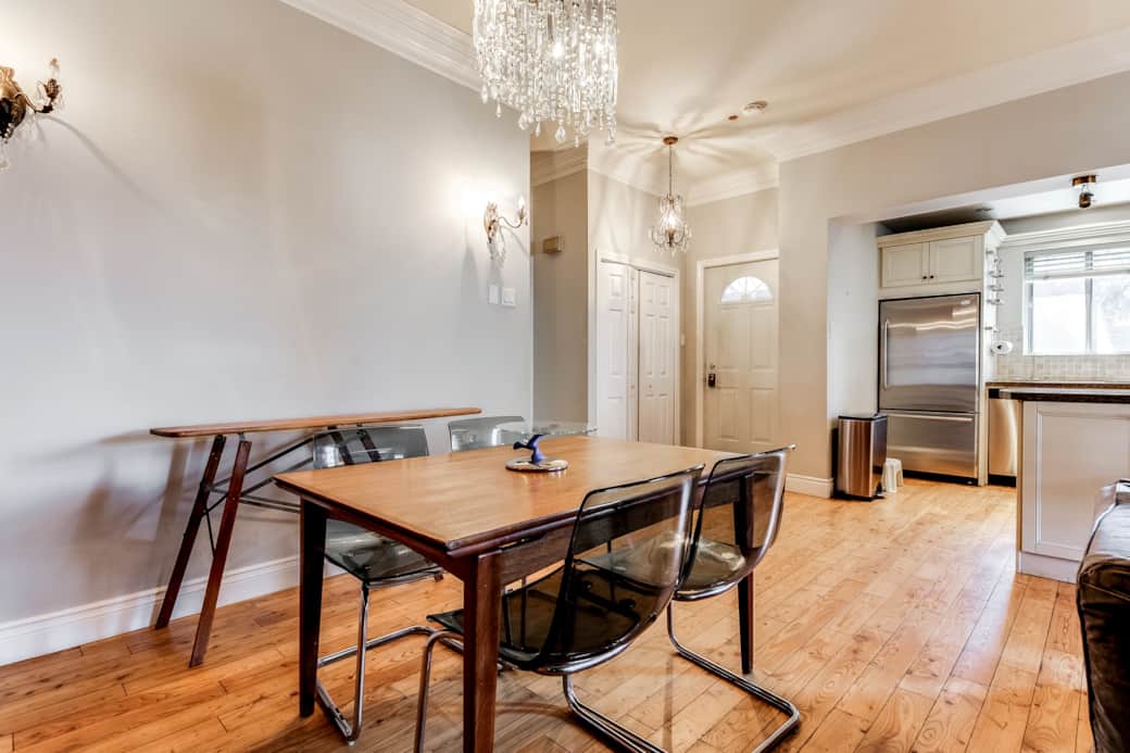Functional and stylish kitchen in a Toronto short-term rental, for home-cooked meals.