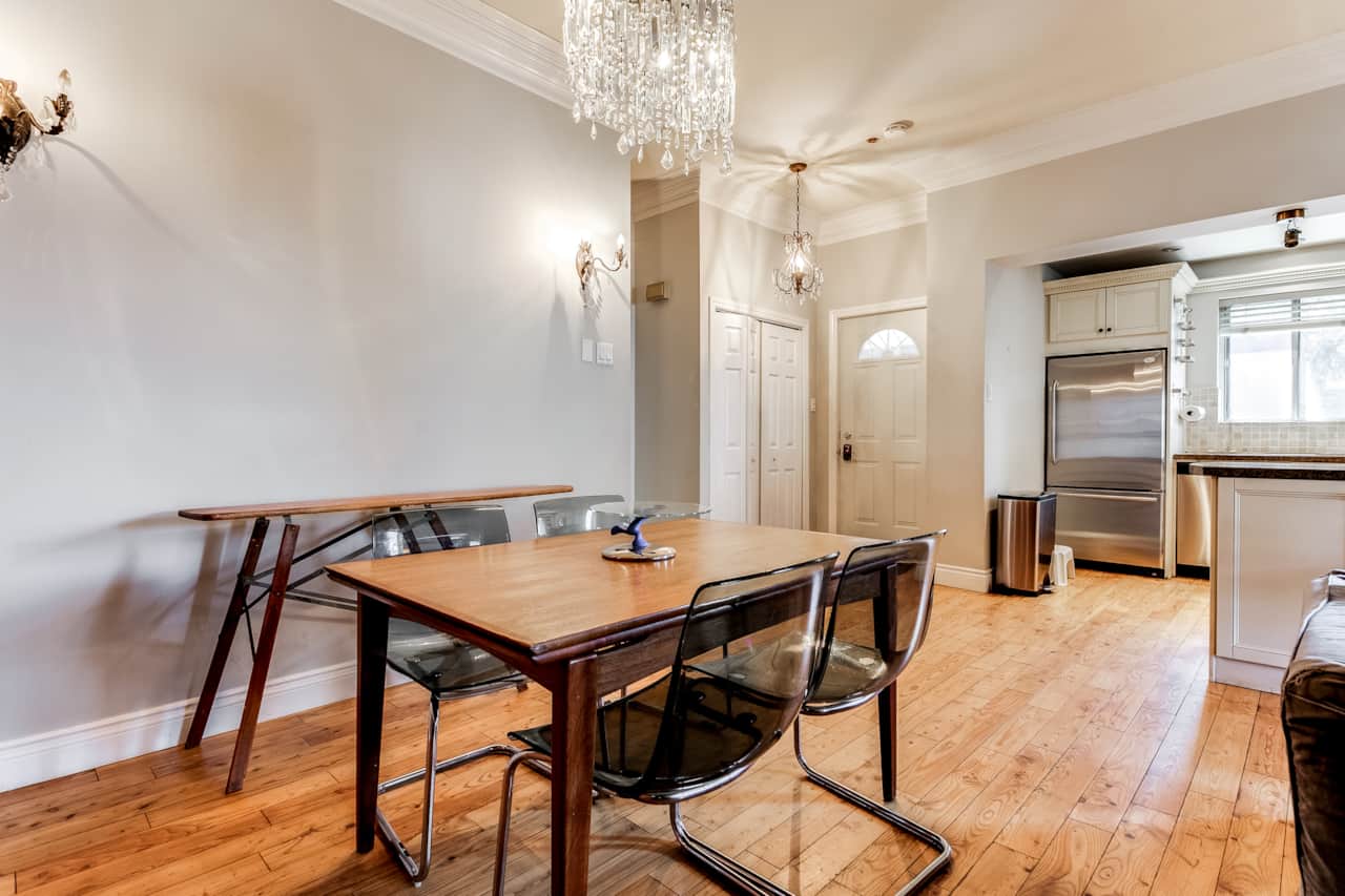 Functional and stylish kitchen in a Toronto short-term rental, for home-cooked meals.
