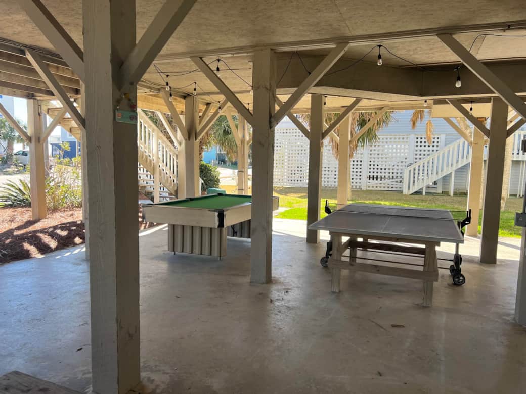 Entertain Down stairs pool table, ping pong table and more.