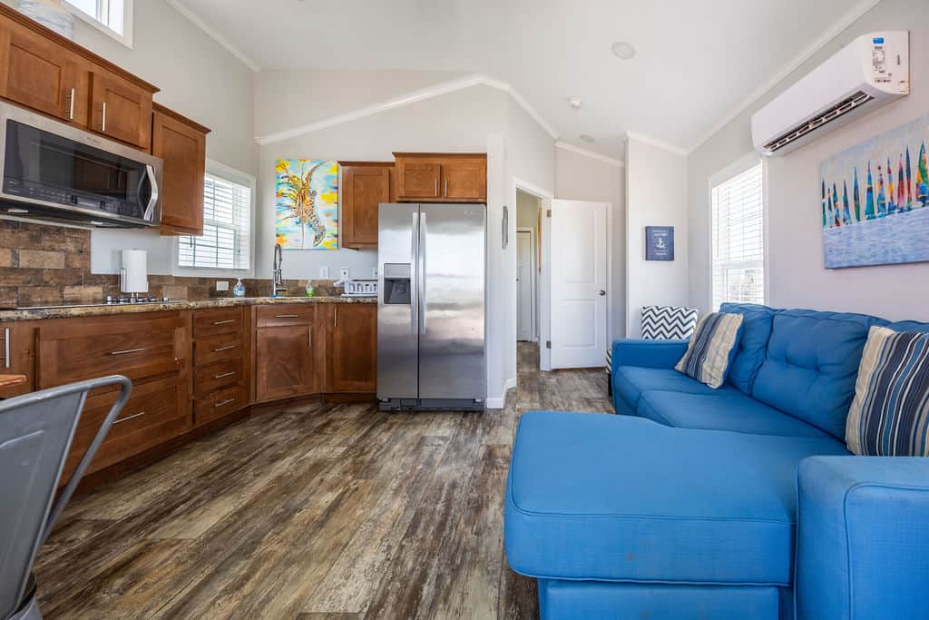 Living & Kitchen
