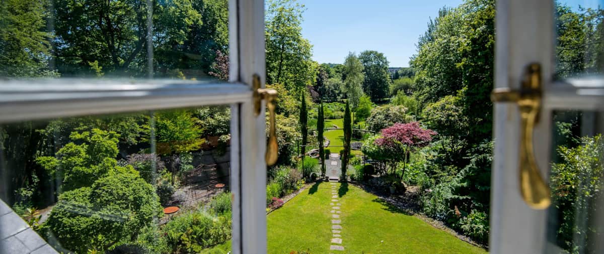 The Cors Country House