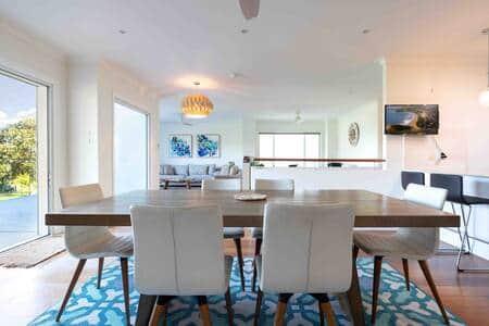 Dining Dining
