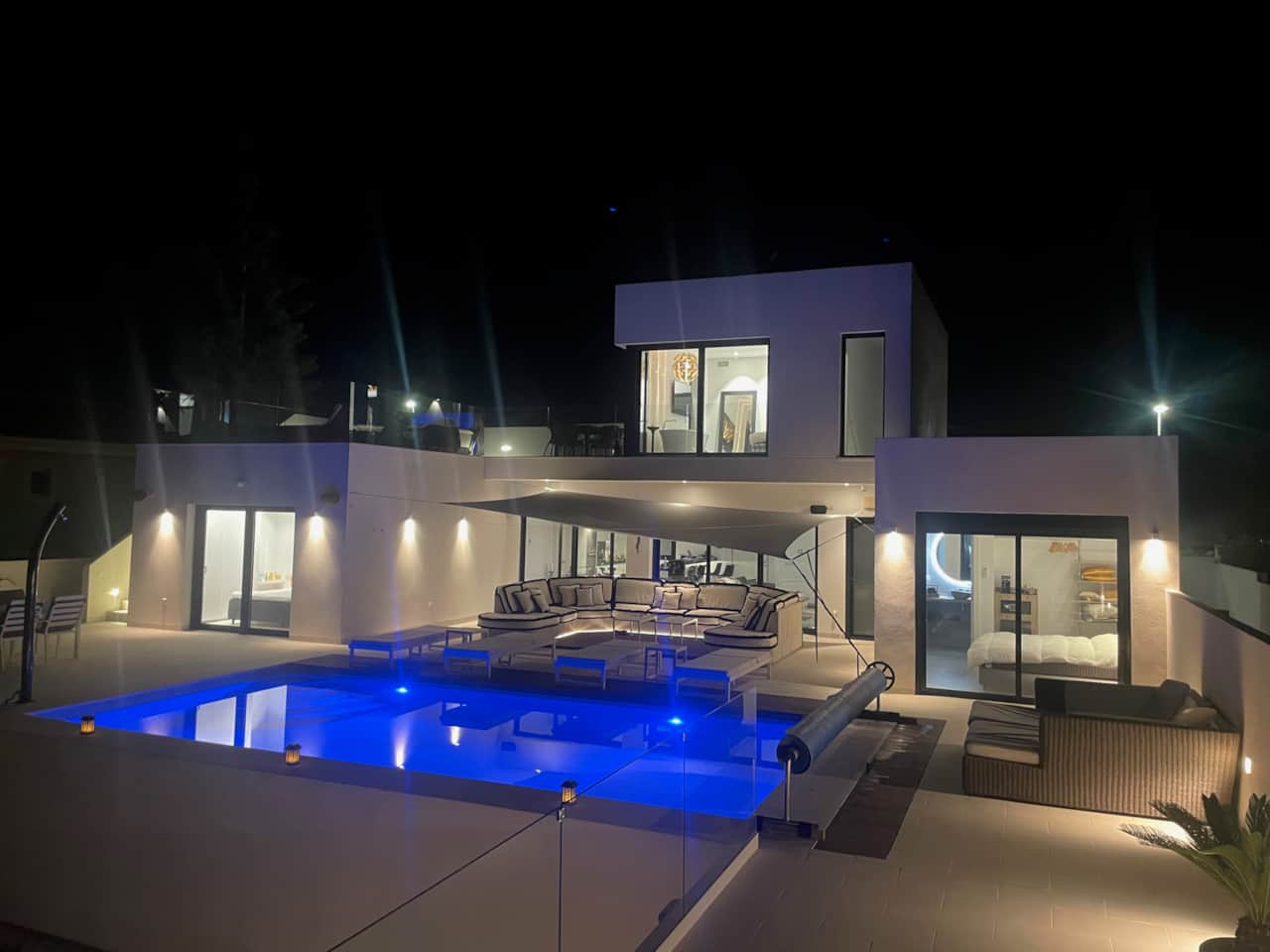 Casa Jensen Night