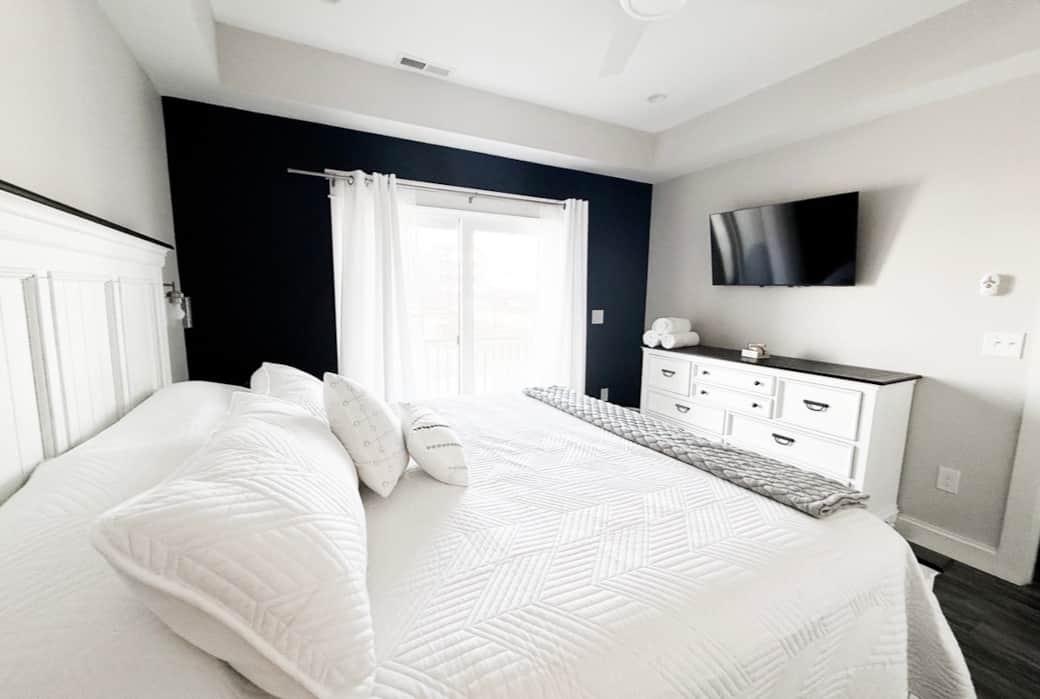 That house king bed